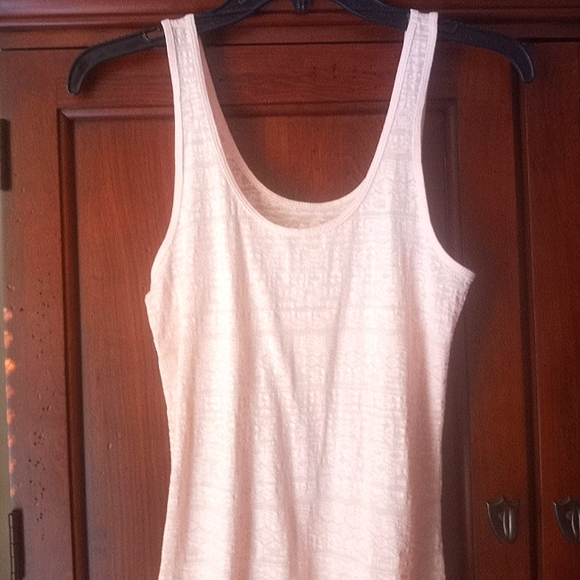 💕SO light pink tank top💕 - Picture 2 of 3